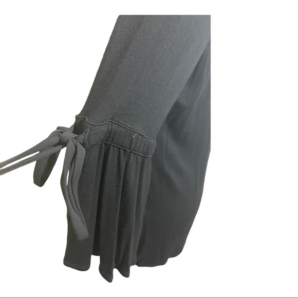 White House black market blouse with bell tie sleeves. Size medium. Rayon - Picture 4 of 9